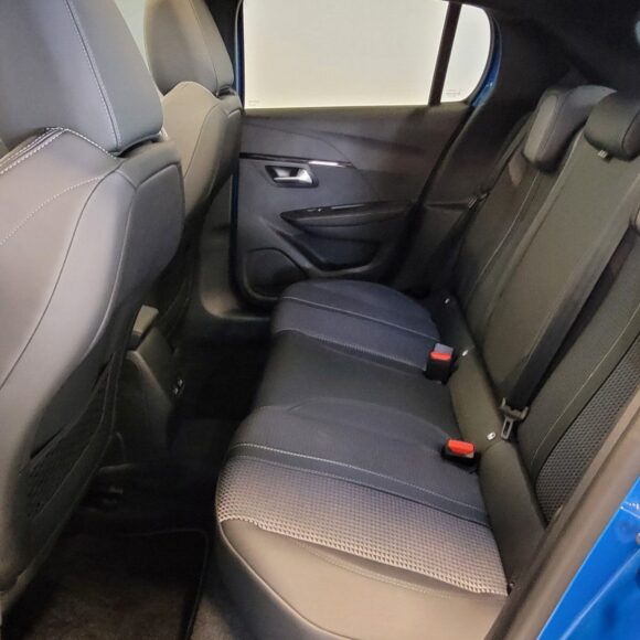 086_121942321 1 580x580