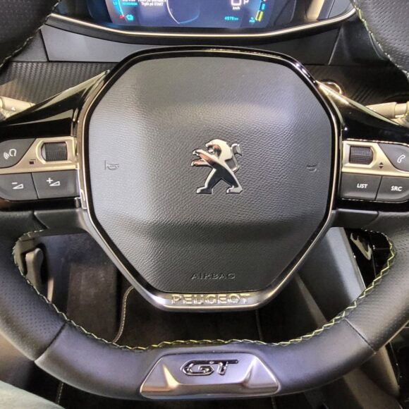 086_290109967 1 580x580