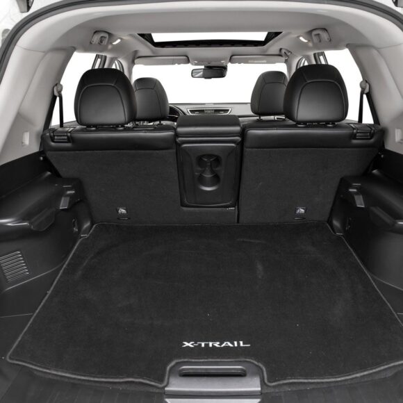 094_403274140 580x580