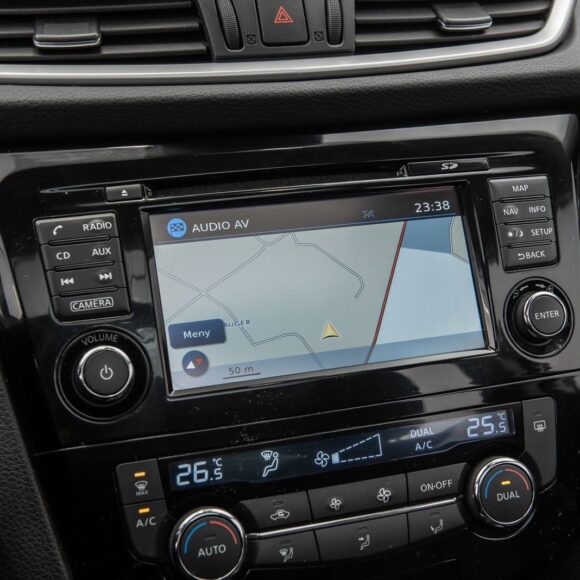 094_511687892 580x580