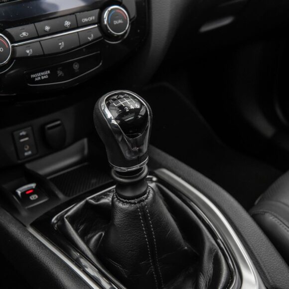 094_830588063 580x580