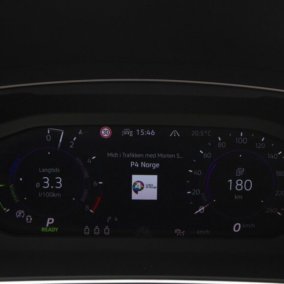 194_837971766 580x580