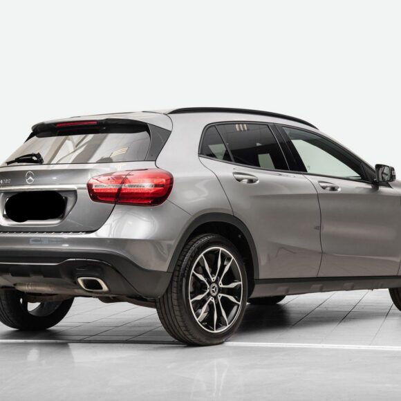 795_634280984 1 1 580x580