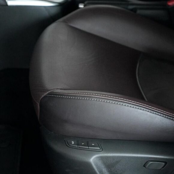 940_587287130 580x580