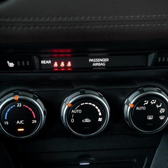 940_798428952 580x580