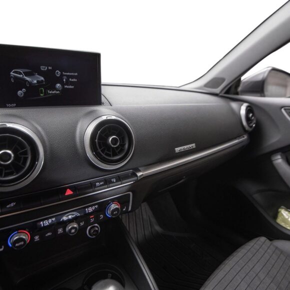 958_255780683 580x580